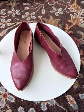 Sevilla Smith, Women's Pointed V-Cut Leather Flats in Claret (ox blood)